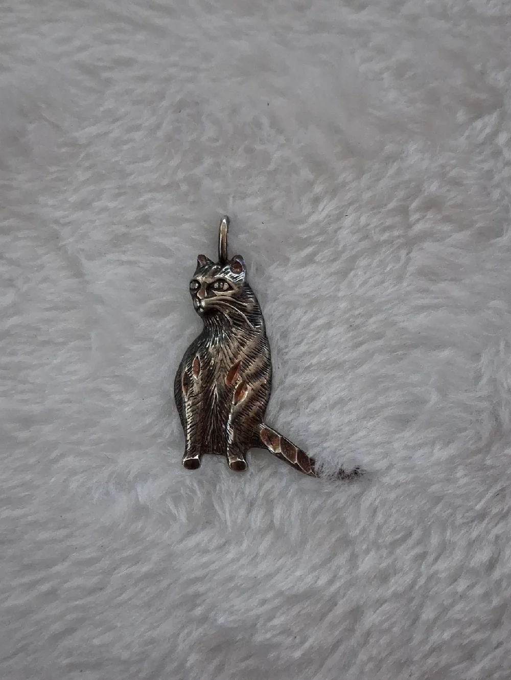 Vintage Silver Cat Pendant!